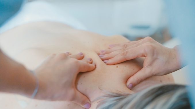 kiropraktik som ett komplement till sjukgymnastik illustration