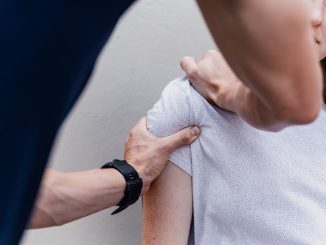 Hur kiropraktik kan stödja rehabilitering efter idrottsskador illustration